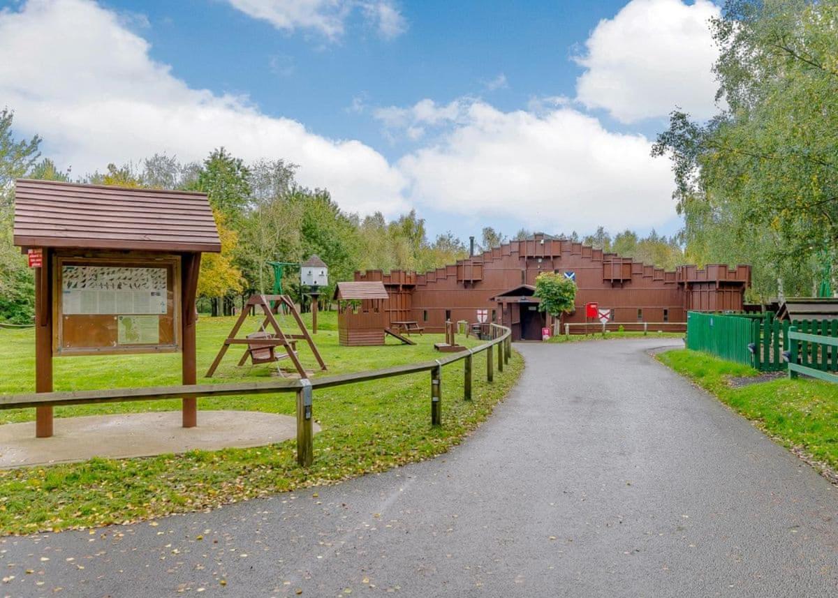 Sherwood Castle Holiday Forest Hotel Edwinstowe Exterior foto